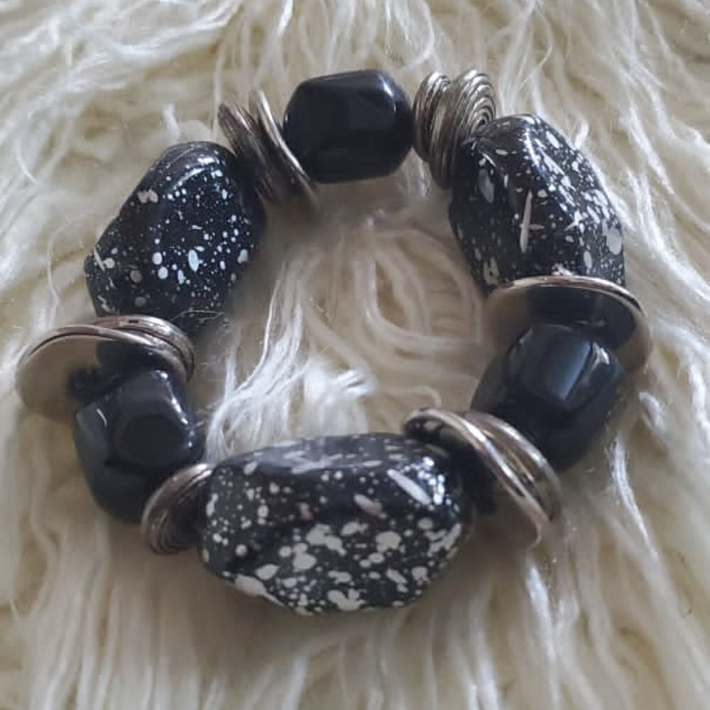 💃Glaze Of Glory Black Stretchy Bracelet. 🌴